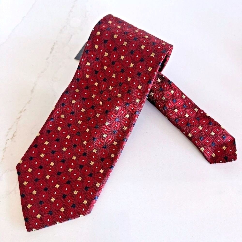 Jos A Bank Signature Collection Tie Mens OS Red Geometric Silk Woven Dot NEW - Picture 2 of 6